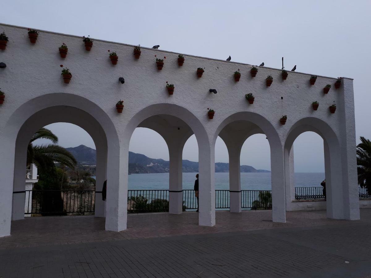 Calle Antonio Millon Nerja Bagian luar foto