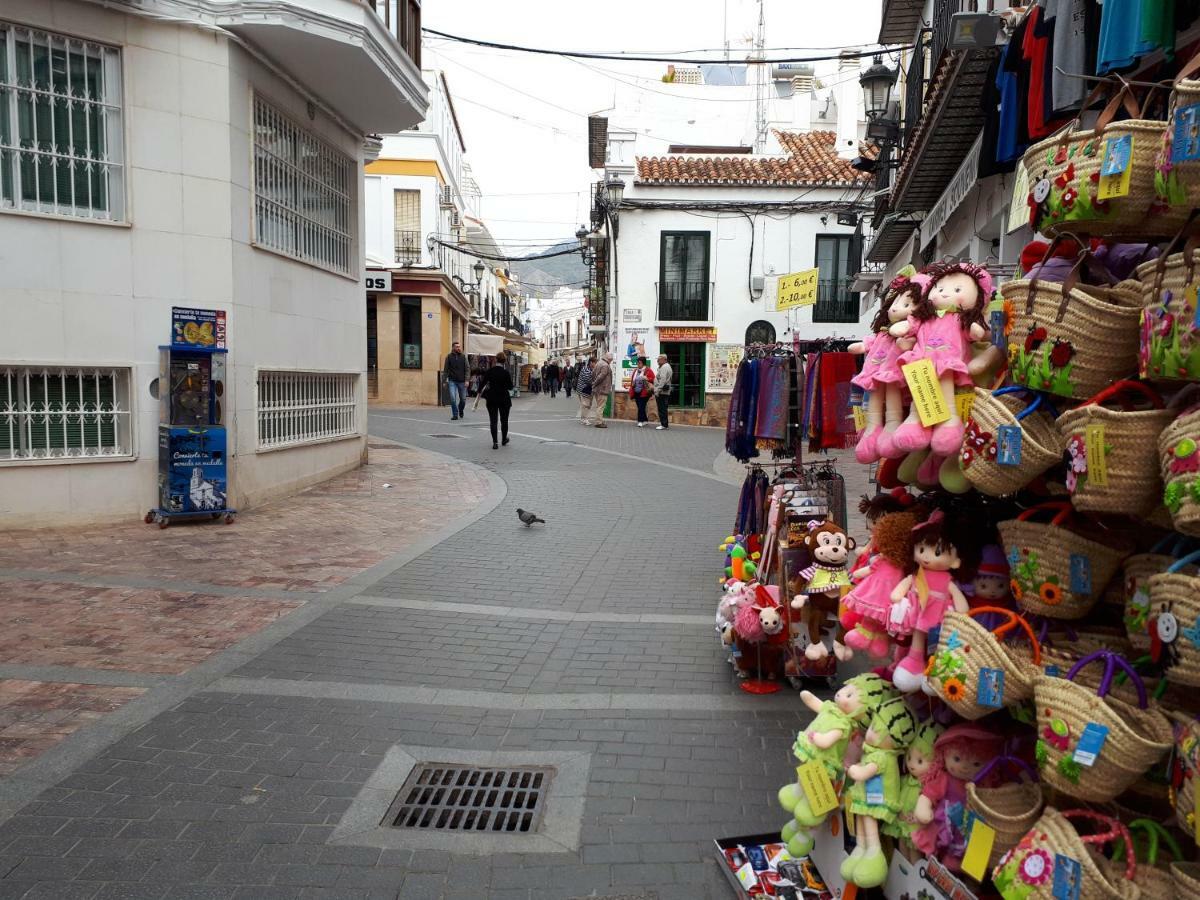 Calle Antonio Millon Nerja Bagian luar foto