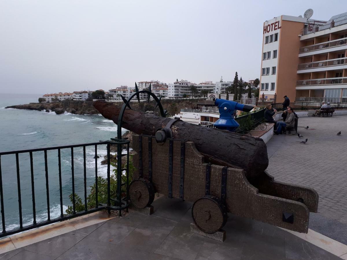 Calle Antonio Millon Nerja Bagian luar foto